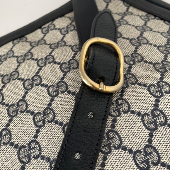Authentic Gucci Sherry Line GG Canvas navy/red Shoulder Bag. - Picture 12 of 15